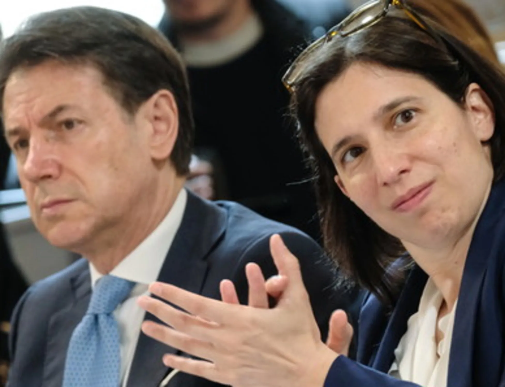 Elly Schlein, suicidio-primarie: umiliata da Conte, ecco il sondaggio