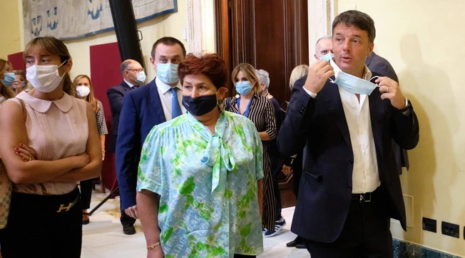 Giuseppe Conte, il retroscena: "Perché sta ancora rinviando il consiglio dei ministri sul Recovery Plan"