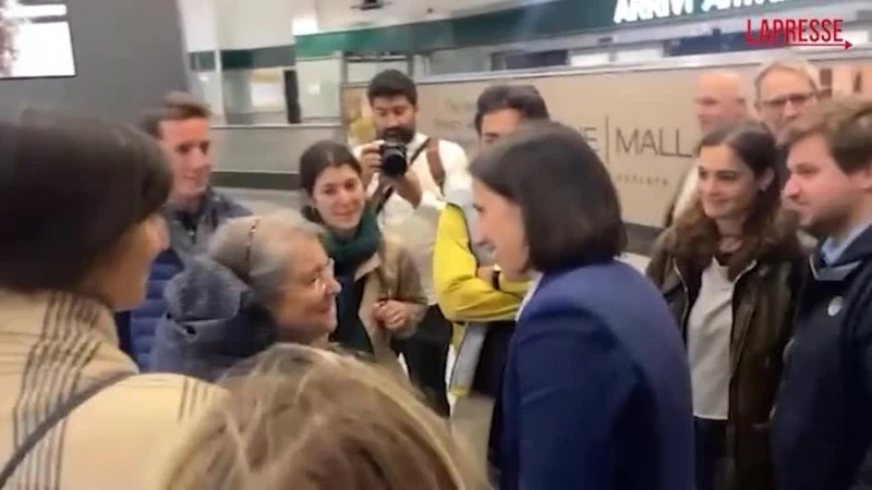 https://media.liberoquotidiano.it/2vjIx6-oiZtHgF468aTOngnMWl_Pfh29LeiGpjto6to/width:800/quality:90/aW1hZ2VzLzIwMjUvMTAvMDUvMDkwMTI3Mzc3LWI2OGU0Yjg2LTI1ODMtNDczNS1iOTU2LWI3MWM4NTRhNjE5Zi5qcGc.webp