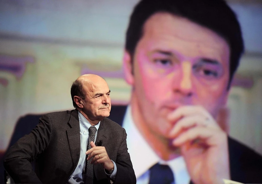 Pd, Bersani e i suoi hanno già depositato i simboli della scissione: "Italia bene comune"