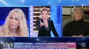 Live-Non è la d'Urso, gli artisti mettono il premier Conte alle strette: "Quando torneranno i concerti?"