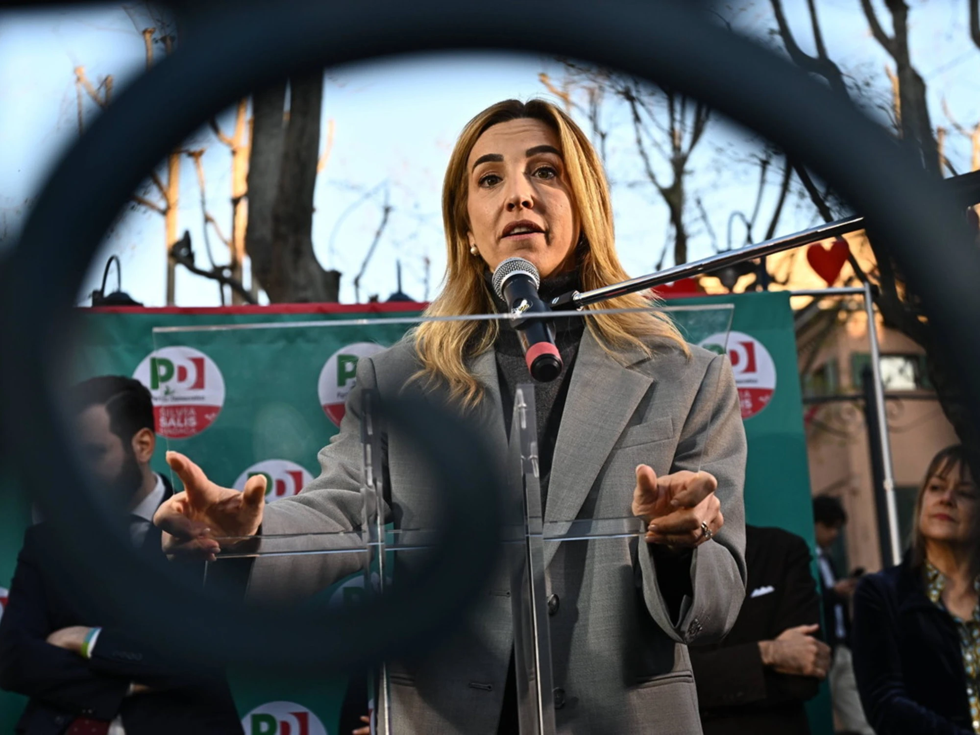 "Salis nervosa": Genova, il sondaggio è pazzesco