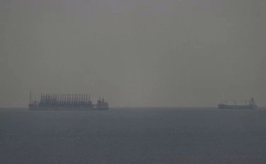 Iran, la giornata. Emirati pronti a forzare Hormuz. Mojtaba Khamenei a Hezbollah: "Vi sosteniamo"