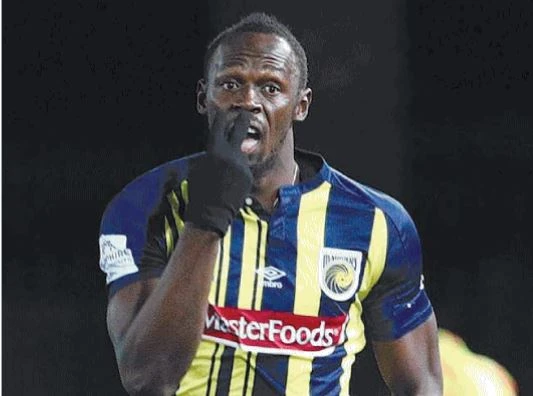 Usain Bolt, carriera da calciatore già finita: con gli assi del pallone ha in comune solo la fame di soldi