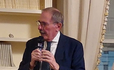 Pompei, il sindaco: "Un momento delicato". Uno choc: poco dopo muore