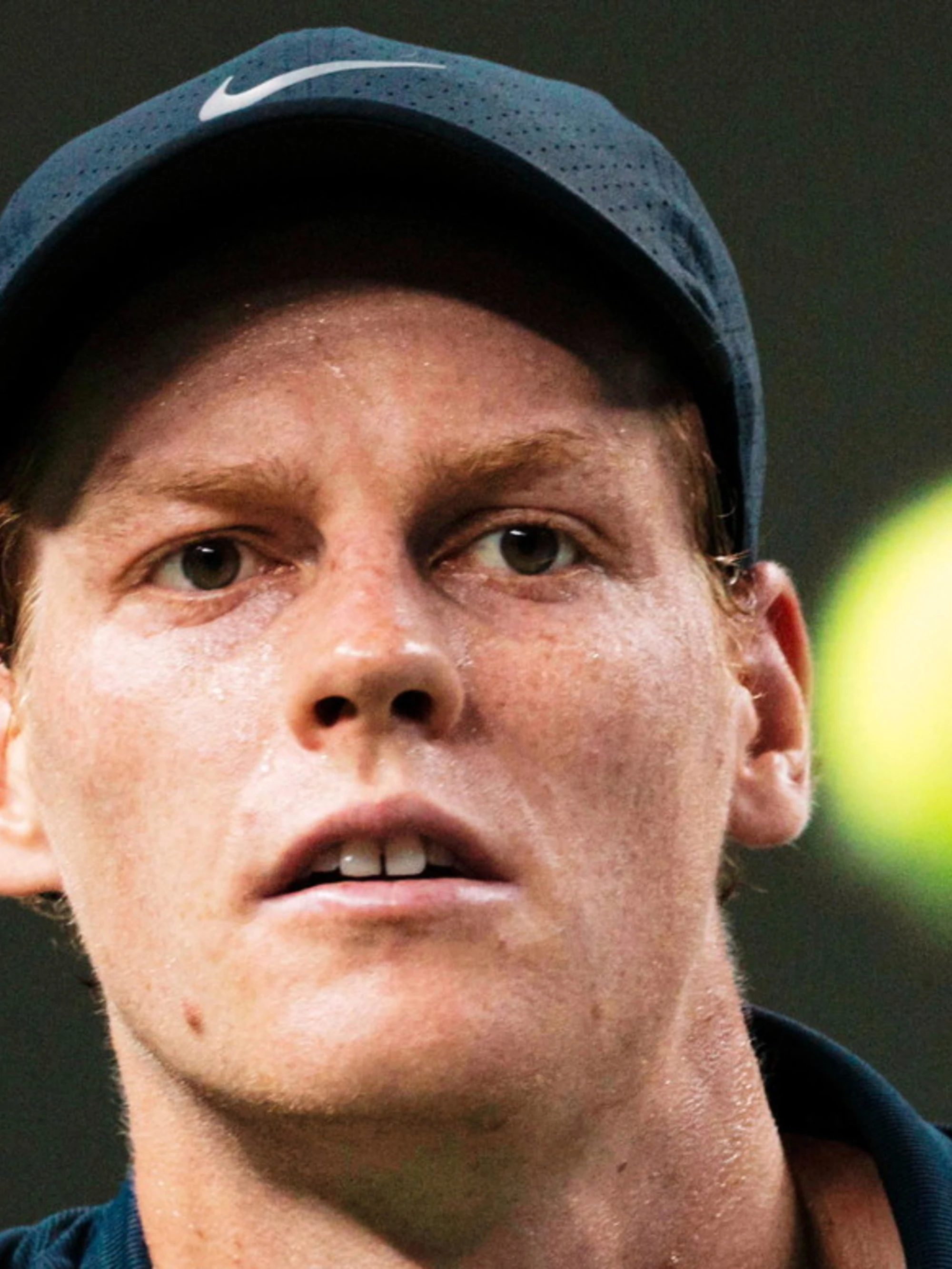 Jannik Sinner stende Zverev fuori dal campo: "Mica li faccio io..."