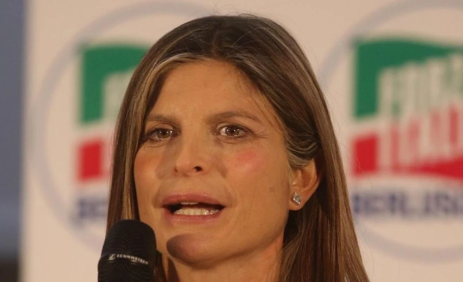 Laura Ravetto, sfogo brutale contro i traditori di Silvio Berlusconi: "Mi rompo i c*** e faccio i nomi"