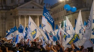 Sondaggio Termometro politico, vola FdI: cifre mai viste per Meloni