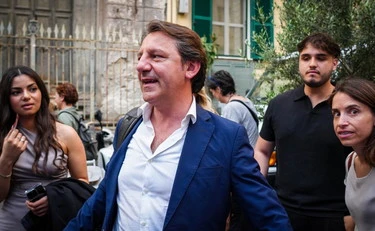 https://media.liberoquotidiano.it/31HpfuFcsHXSUC2U6ZHCYVOFqPmYn6tDOFPl7Zh4eIw/width:800/quality:90/aW1hZ2VzLzIwMjUvMDkvMTkvMTEwOTA0OTAyLTMwNjBkMzlhLWQ5MGEtNDdlNy05YWE5LWRhNWI5ODZkMWY3MC5qcGc.webp