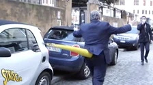 Striscia la Notizia, "non può comprare i responsabili": Conte in imbarazzo, una prova scomodissima