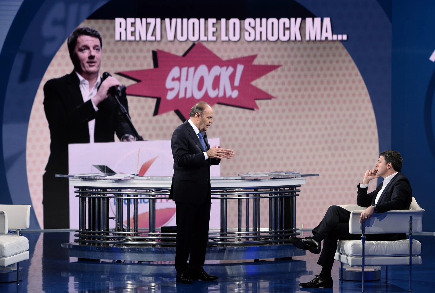 Renzi da Vespa, "alleanza con Salvini?". "Mai dire mai". Tsunami politico: l'uomo dietro questa frase