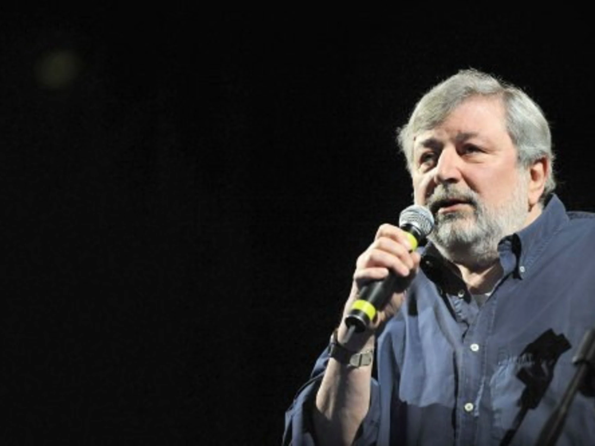 Il cantante Francesco Guccini autore della canzone "La locomotiva"