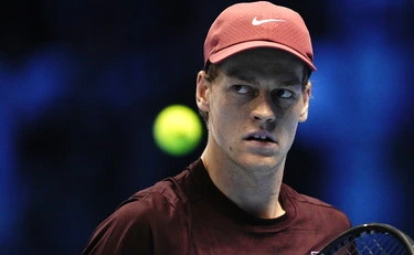 Jannik Sinner trionfa contro Alcaraz: sue le Finals!