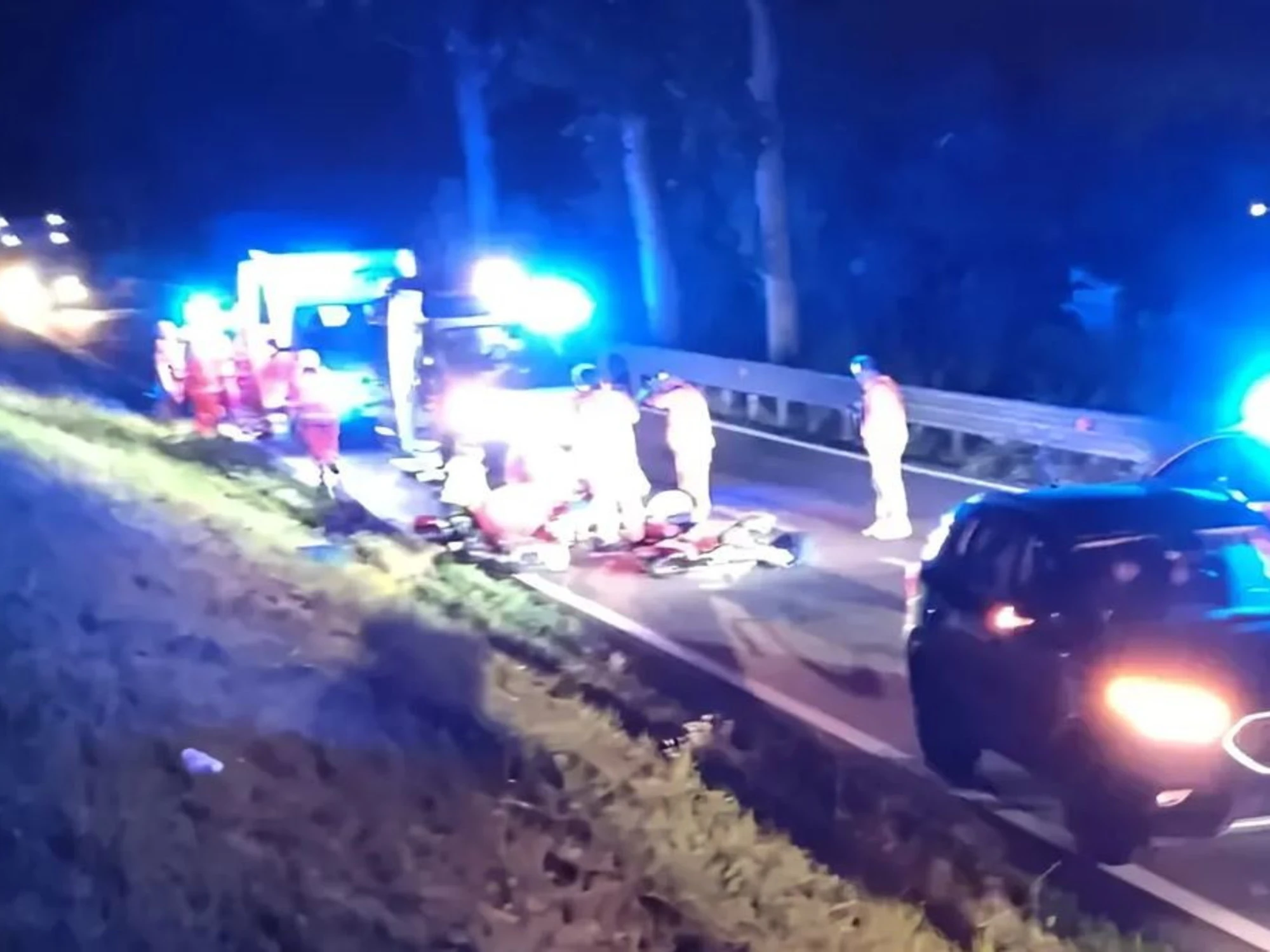 Reggio Emilia, auto impazzita travolge due ragazzi in bici: un morto, chi c'era alla guida
