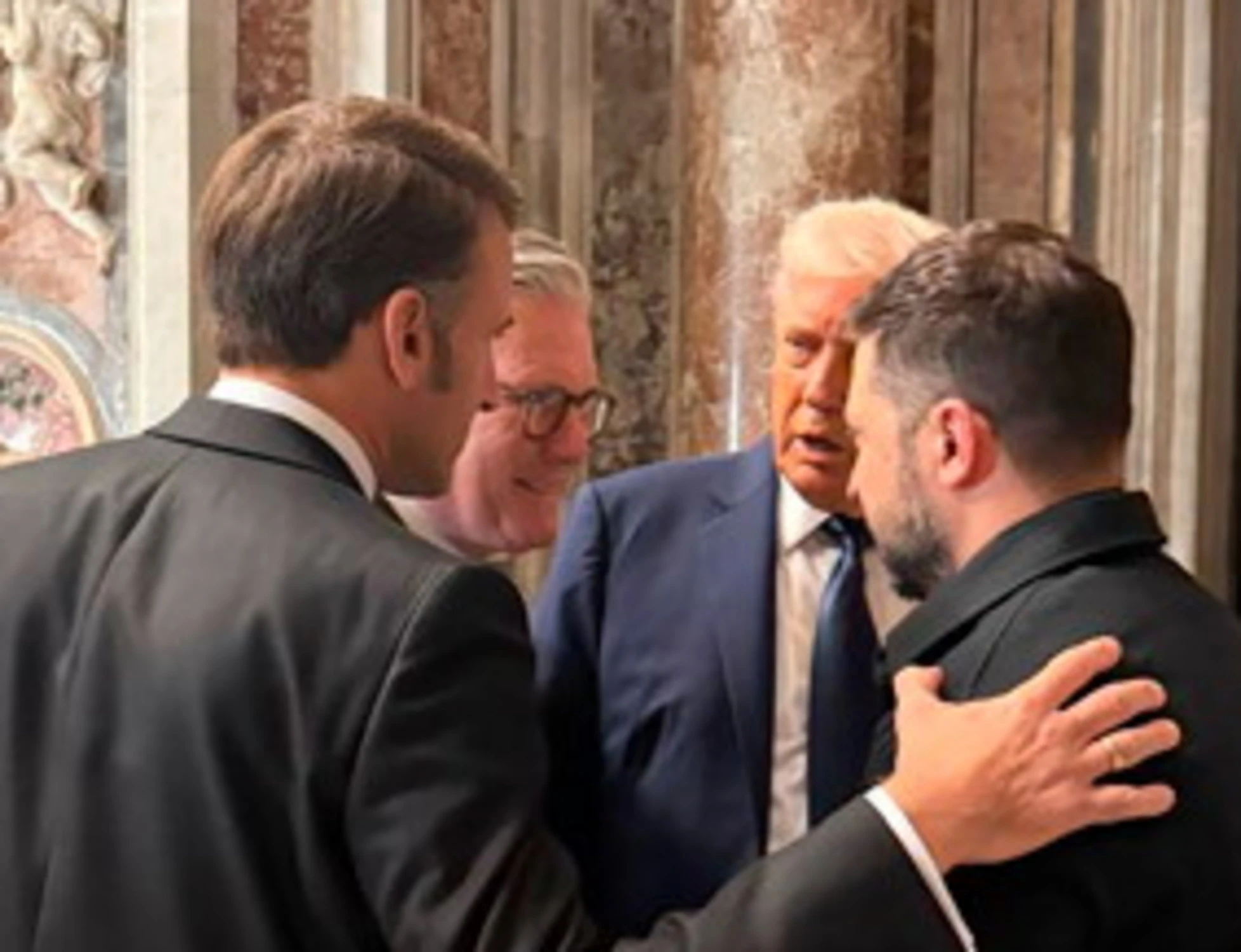 Funerali del Papa, i vertici per la Pace dentro San Pietro