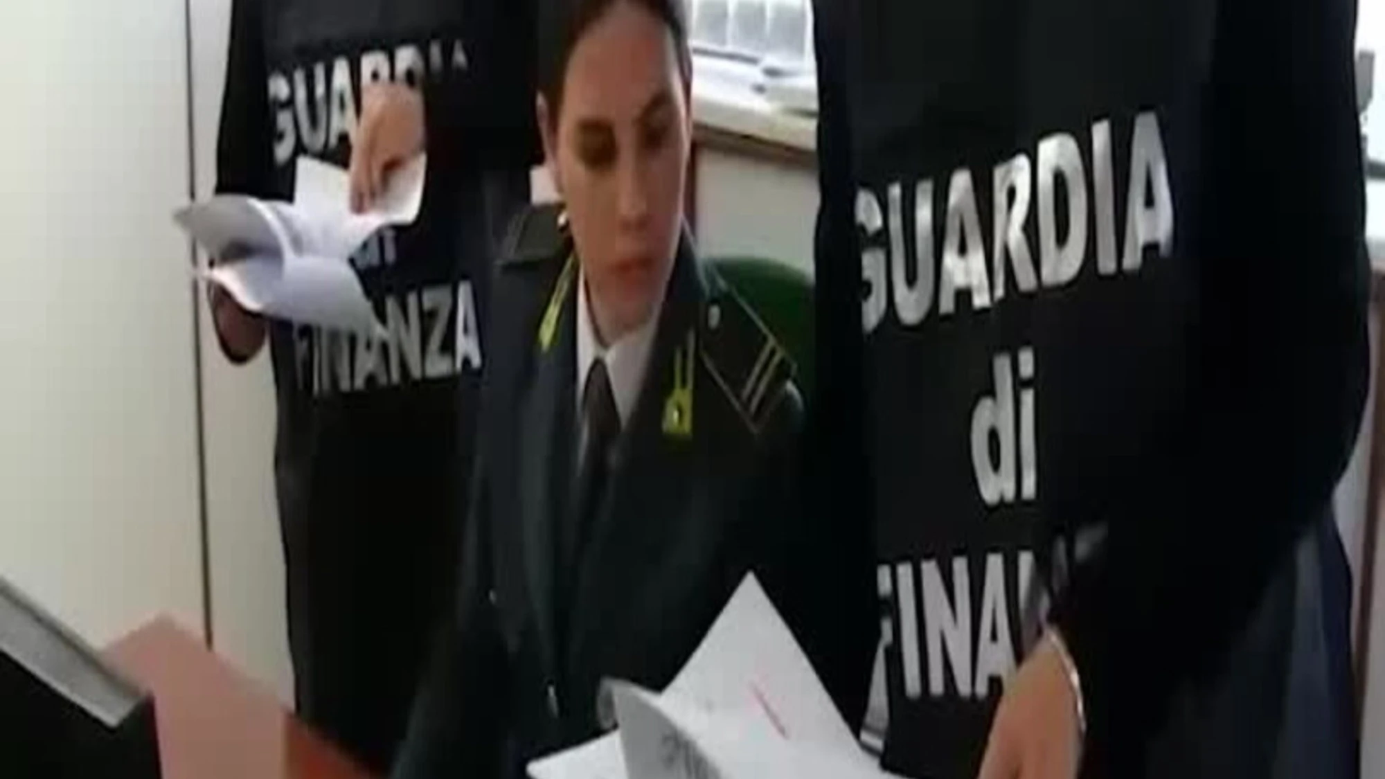 Truffa ed evasione fiscale: Mario Adinolfi ai domiciliari