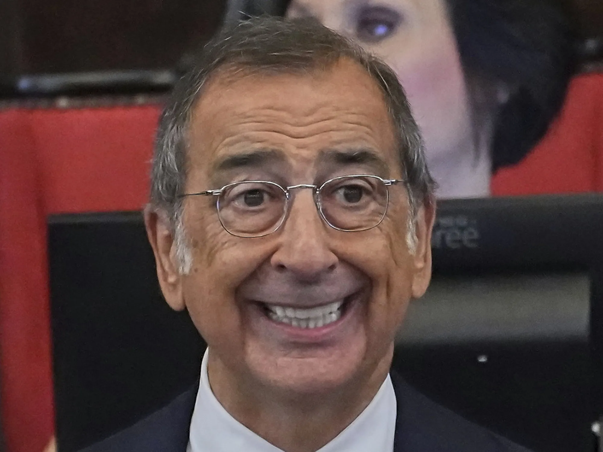 Beppe Sala, l'applauso kamikaze a chi protesta contro i Giochi