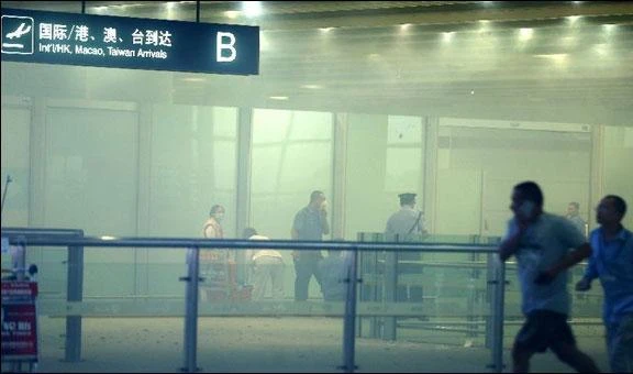 Pechino, esplosione all'aeroportol'attentatore è un uomo in carrozzina
