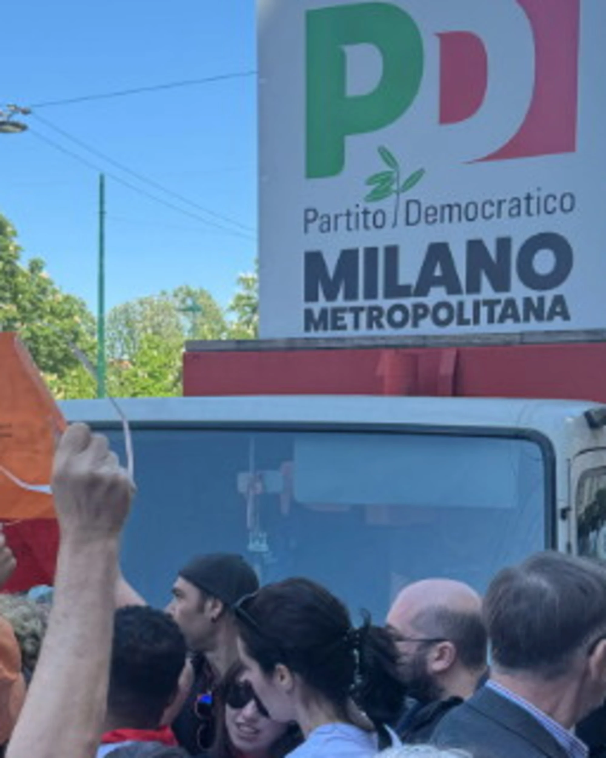 Pro Pal contro Pd, scatta la "rissa" al corteo per il 25 aprile