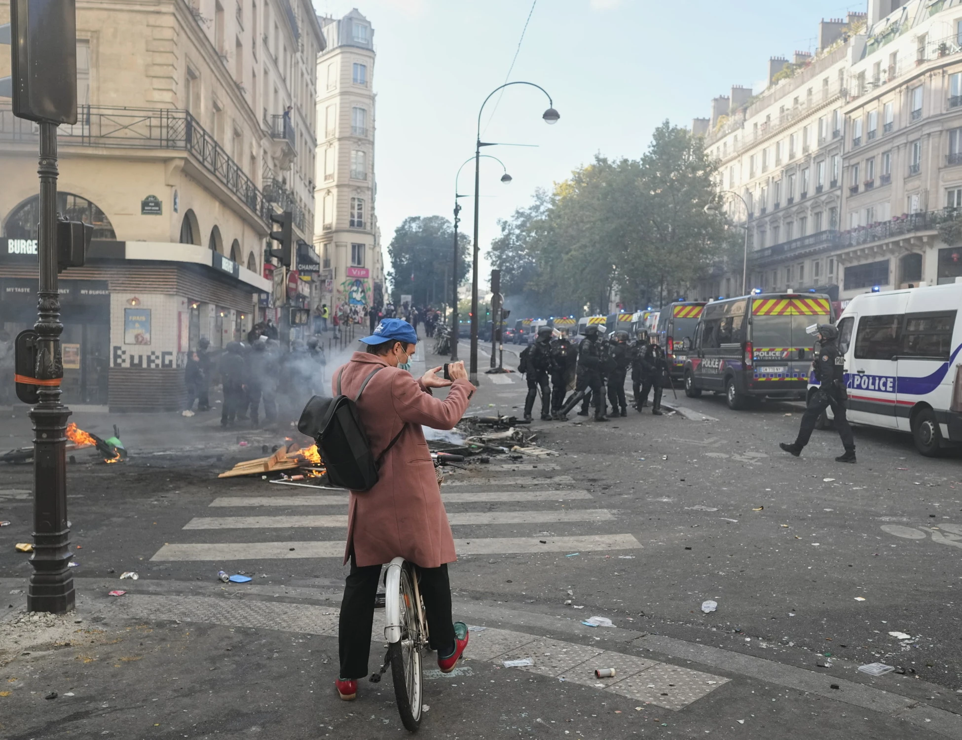 Parigi sottomessa agli islamici