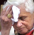 Papa: "Mondo avvelenato