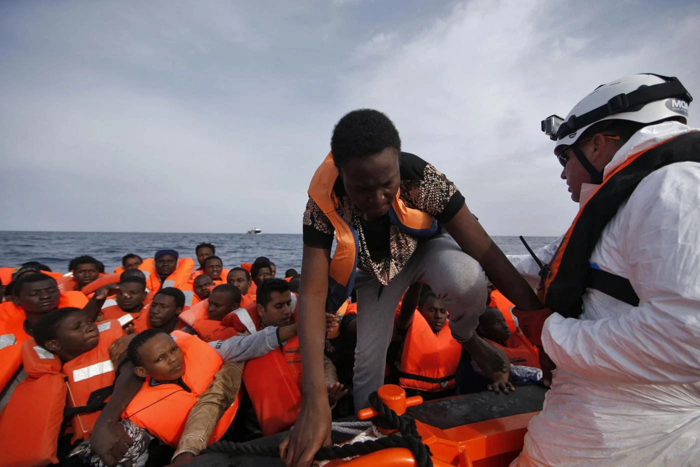 Matteo Salvini sugli sbarchi: "A settembre 2.497 migranti sbarcati in Italia e la Lamorgese tace"