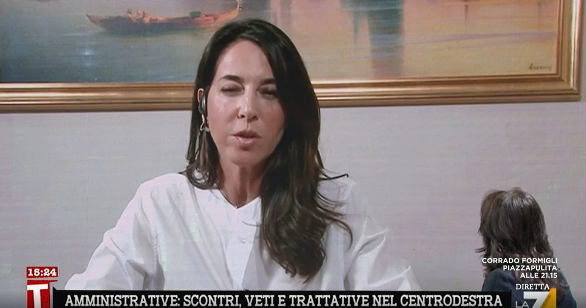 Silvio Berlusconi, Licia Ronzulli sulle sue condizioni di salute: "Lo rivedremo presto in tv"