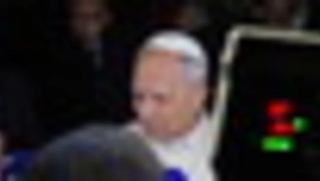 Il Papa a Castel Gandolfo: lavoro, ma faccio anche nuoto e tennis