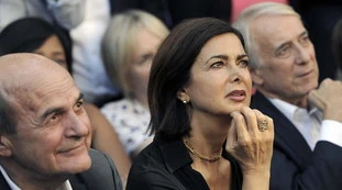 Chiara Ferragni, il soccorso rosso di Bersani e Boldrini