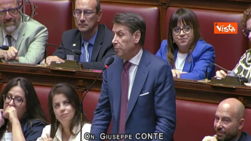 Giuseppe Conte, "siete messi male": fuori controllo in aula 