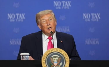 Donald Trump attacca ancora l'Italia: "Noi per loro non ci saremo"