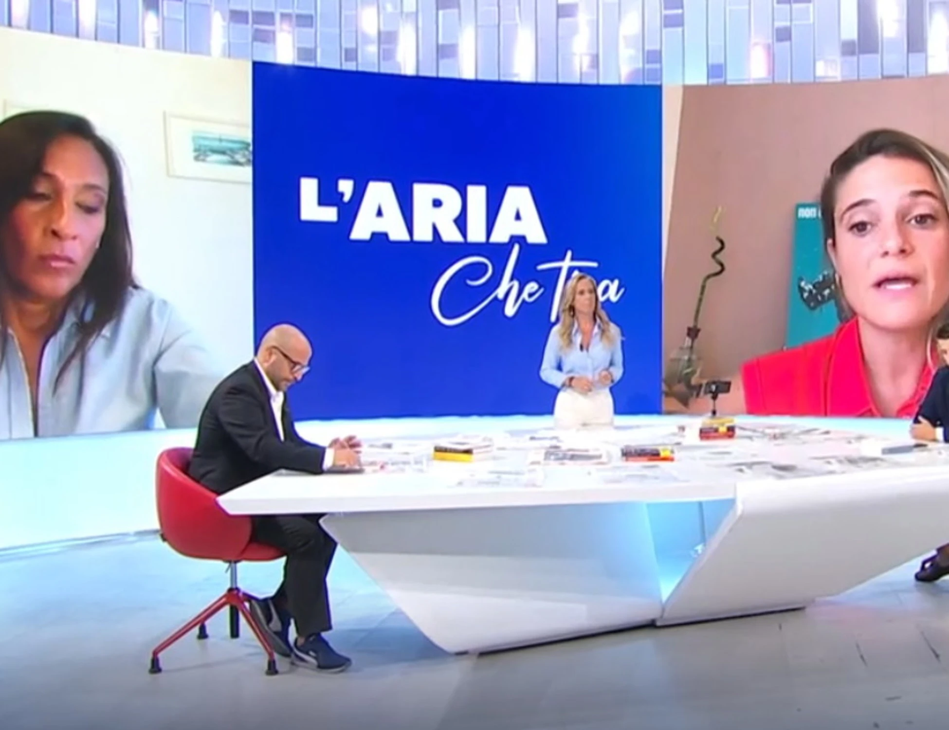 L'Aria Che Tira, occhio al gesto di Sara Kelany: Linardi e sinistra smontate sul caso-Sea Watch