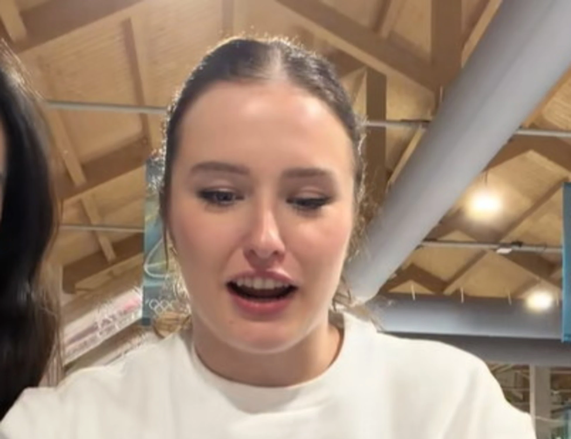 Milano-Cortina, come rosica Macron: il video di Christina Carreira lo affonda