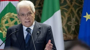 Sergio Mattarella, indiscrezioni dal Quirinale: passa la "linea-Renzi", prima apertura al rimpasto