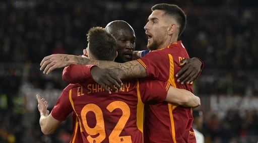 Serie A, buona la prima per De Rossi: la Roma piega il Verona 2-1 all'Olimpico