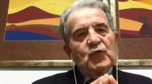 Romano Prodi a L'aria che tira, gli insulti a Luca Zaia: "Vaccino, il mercato parallelo è delinquenziale"