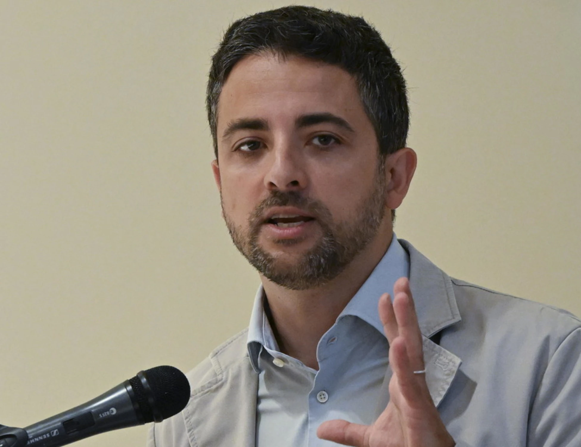 Marco Furfaro insulta Meloni, FdI lo spiana: "Il dramma di non contare nulla"