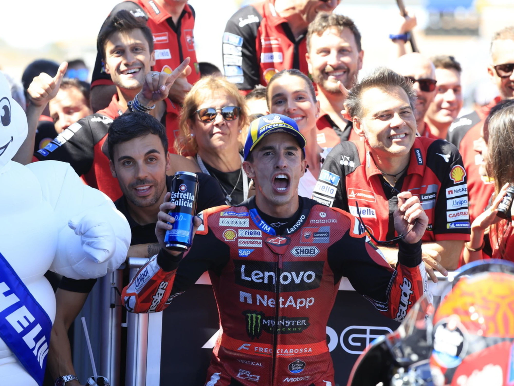 Marquez riapre il Mondiale: per il titolo è una corsa a tre