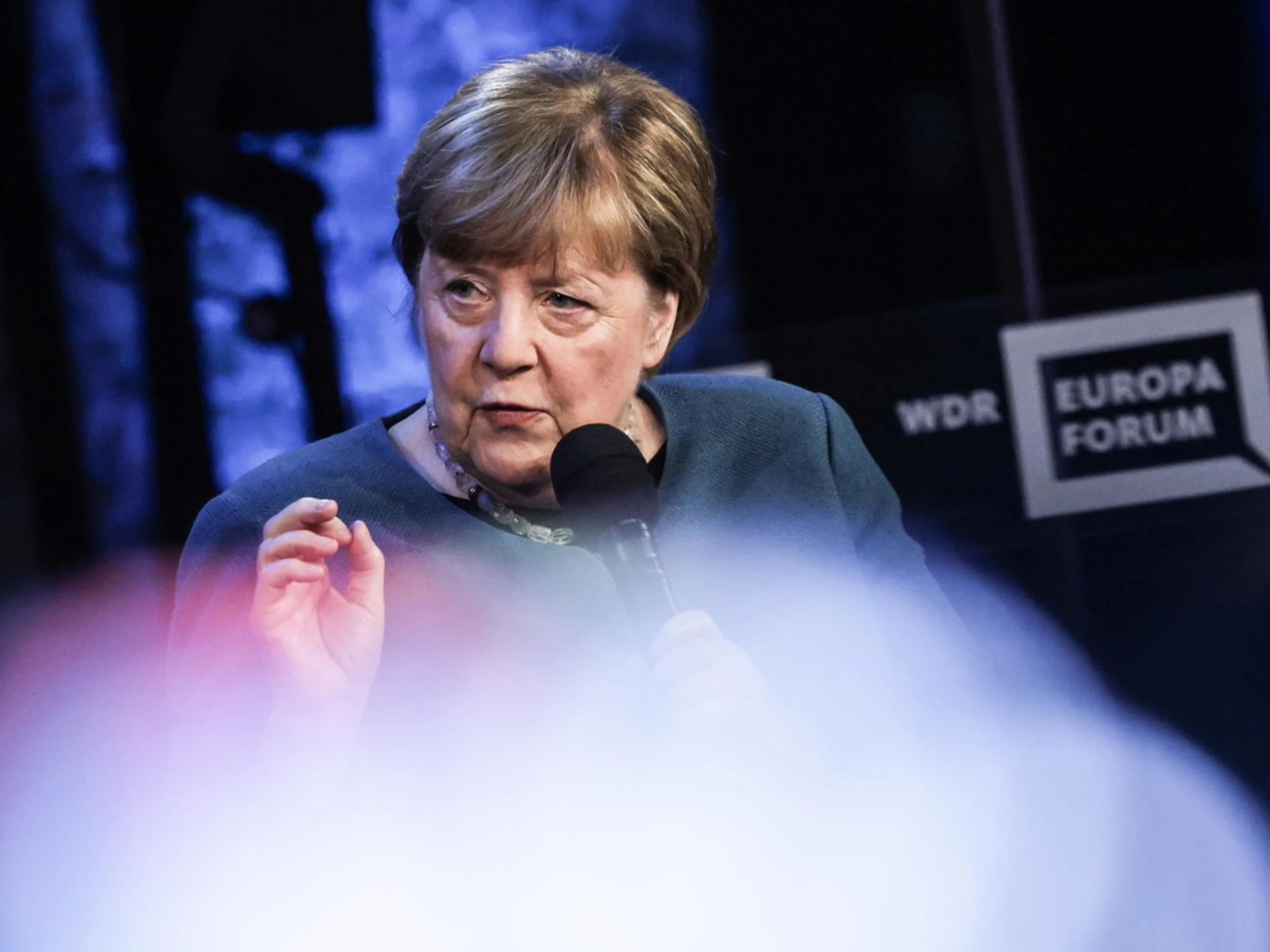 AfD, Angela Merkel sotto choc: "Il cuore mi sanguina"