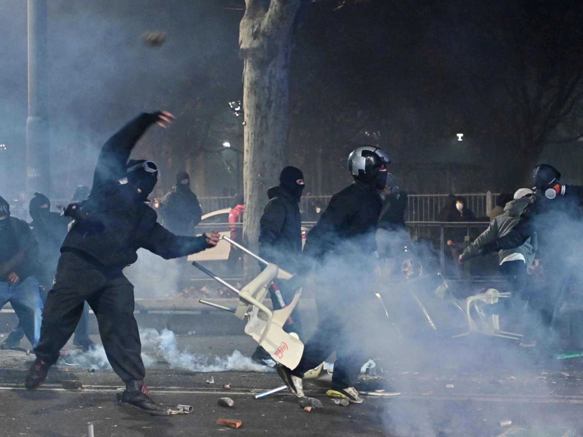 Askatasuna e caos a Torino: adesso basta, questi teppisti arrestateli tutti