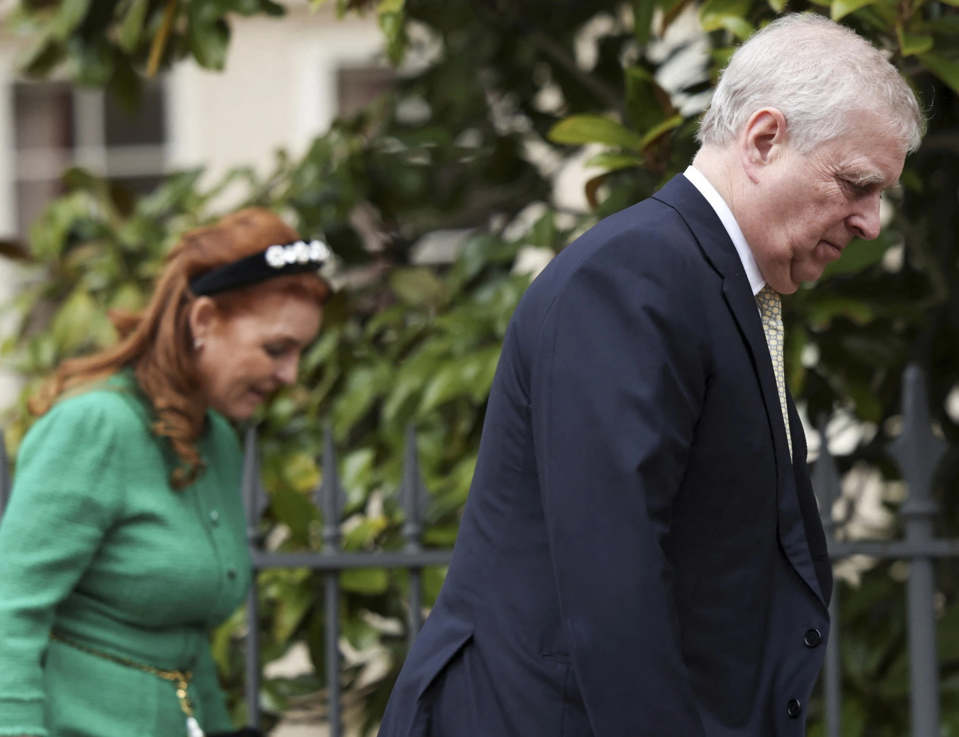 Principe Andrea, bomba dell'esperto: "Sarah Ferguson sparita, anche lei dovrebbe essere indagata"