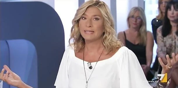 Myrta Merlino contro Elisabetta Trenta: "Nel suo quartiere spacciano? Faccia qualcosa"