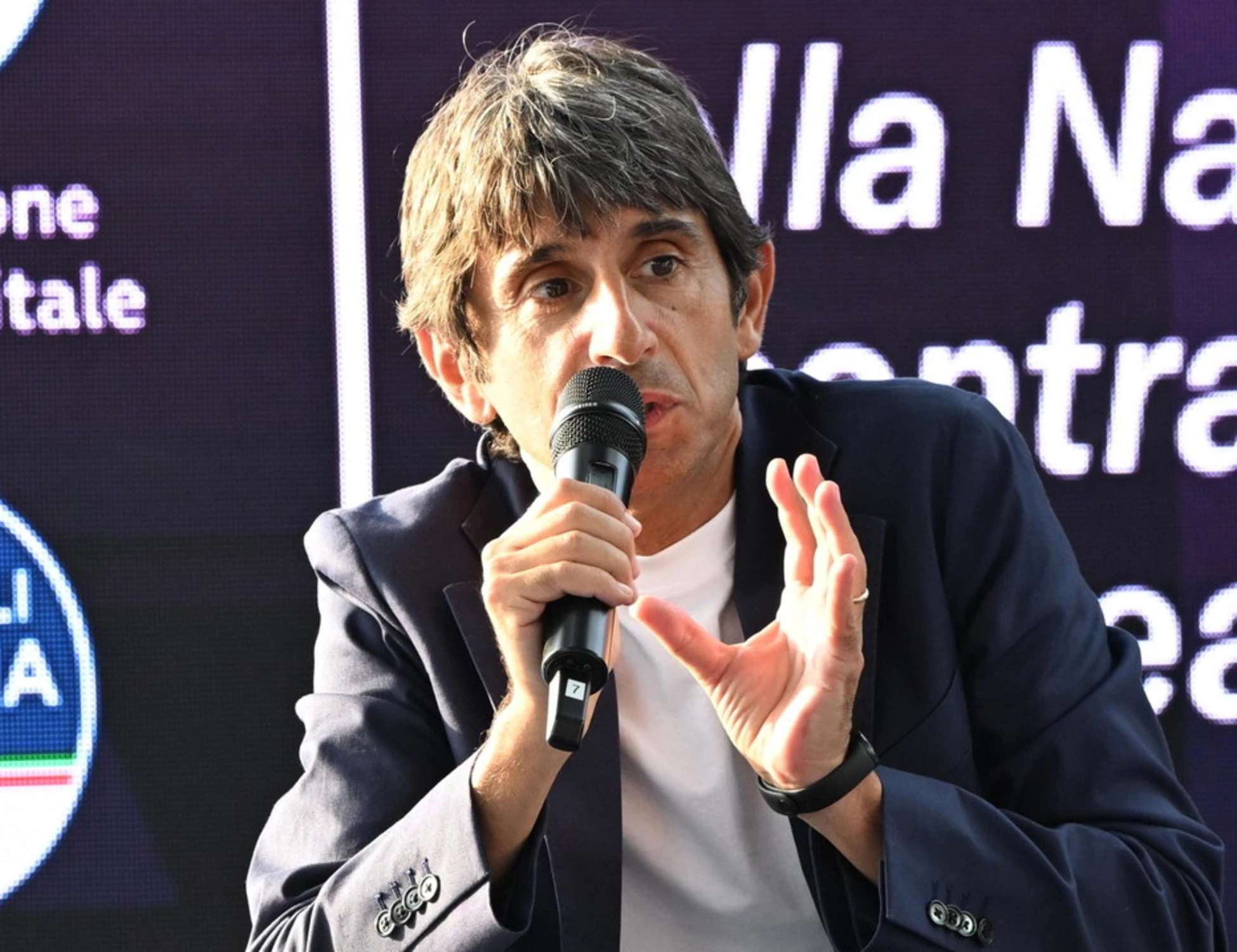 Giovanni Donzelli, "gli italiani non vanno in vacanza?": umilia Schlein con una frase