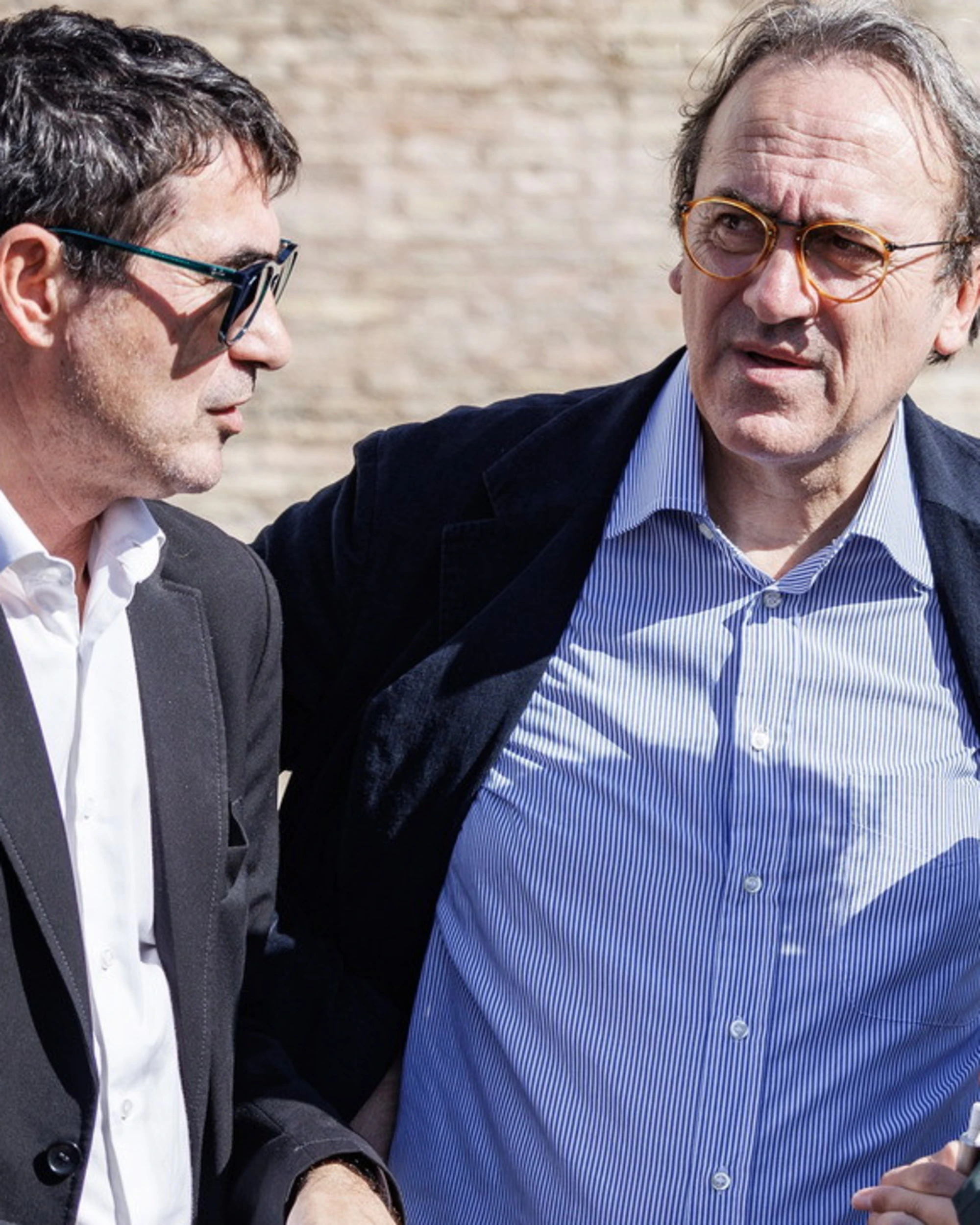 Dazi, sinistra da ridere contro Meloni: "E la schiena dritta?", "Ora subito in aula"