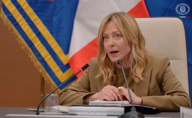 Giorgia Meloni, il messaggio ai militari: "Come si allontana la guerra"