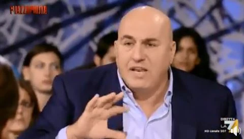 Piazzapulita, Guido Crosetto e i 2 minuti di applausi contro Carlo Calenda e Alan Friedman