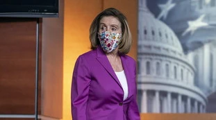 Donald Trump, lo sfregio a Nancy Pelosi: entrano nel suo ufficio, cosa mettono in vendita su eBay: umiliazione intima