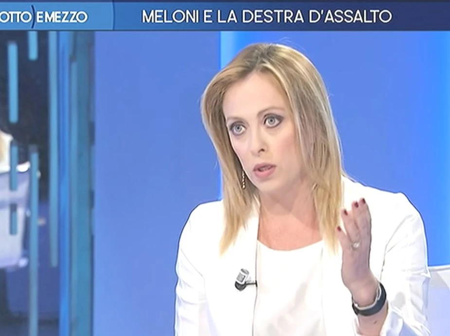 Otto e mezzo, Giorgia Meloni: "Le parole di Silvio Berlusconi? Pensa di aver aiutato Mussolini nel '22"