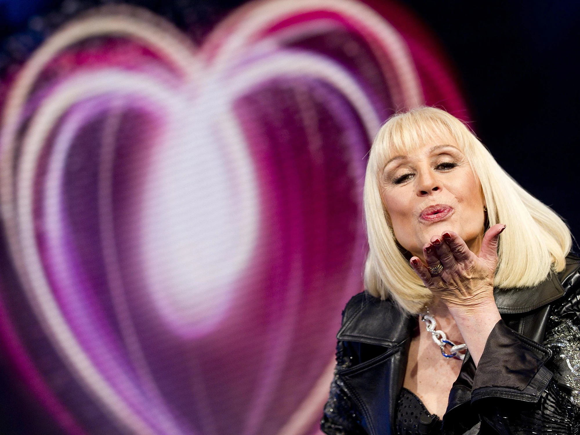 Raffaella Carrà, spunta un figlio adottivo segreto: chi è Gian Luca Pelloni Bulzoni, unico erede