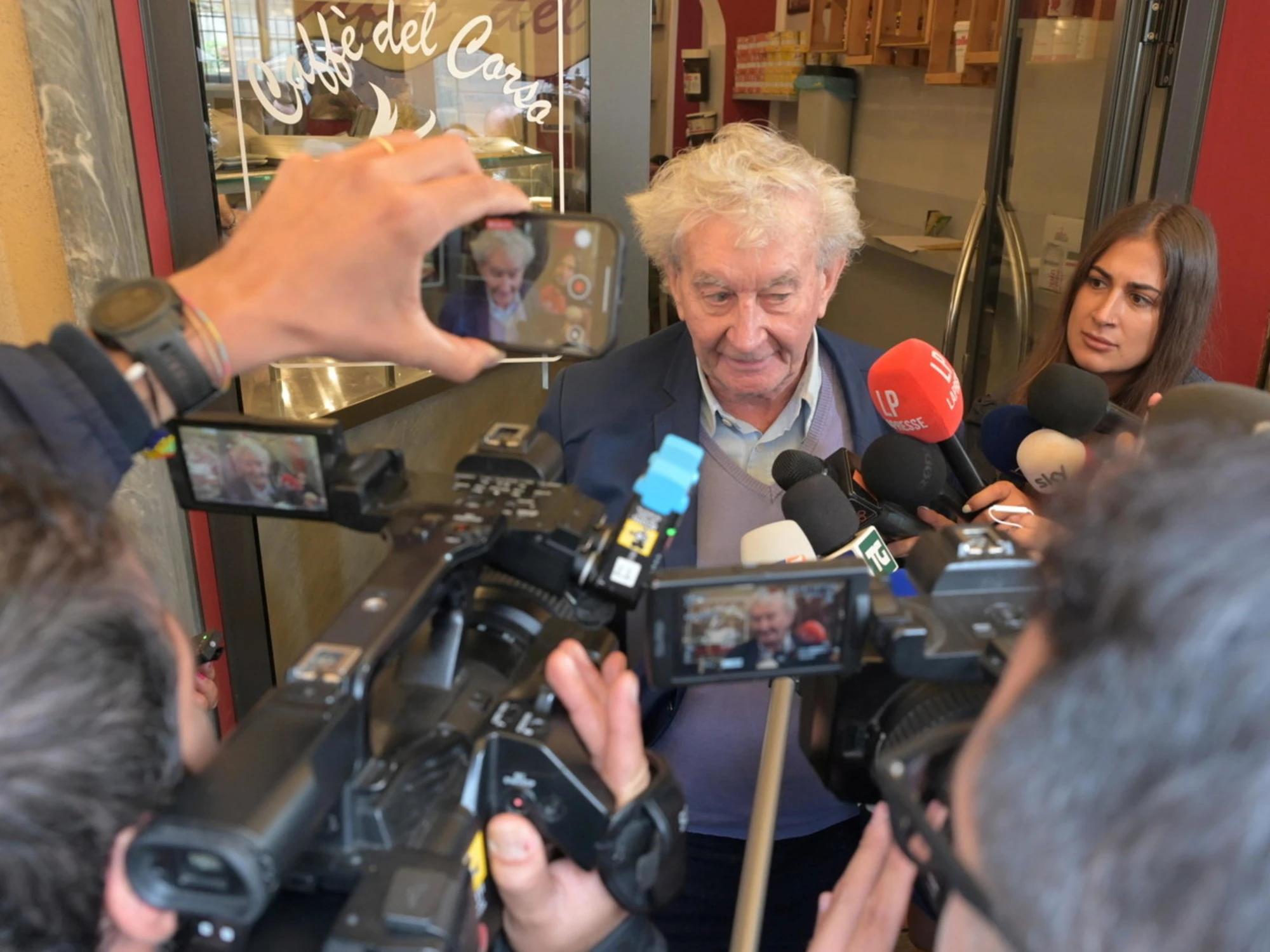 Massimo Lovati: "Corona vestito da prete, urla animalesche", racconto sconcertante